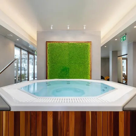Comfortable In The Centre Of With Parking, & Gym By Renters